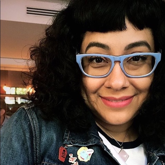 Meet your Posher, Evelyn - Picture 7 of 8